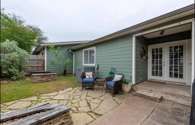 2800 Longmire Dr in College Station, TX - Building Photo - Building Photo