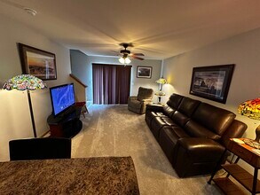 140 War Admiral Lane in North Liberty, IA - Building Photo - Building Photo