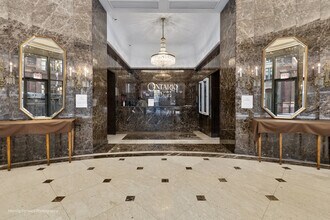 10 E Ontario St in Chicago, IL - Foto de edificio - Building Photo