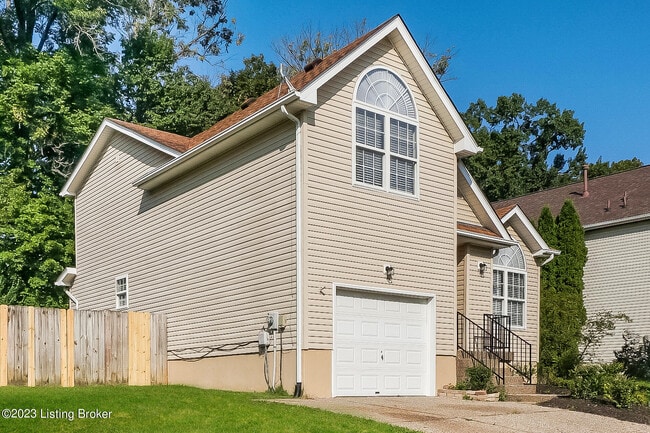 4218 Willowview Blvd in Louisville, KY - Foto de edificio - Building Photo