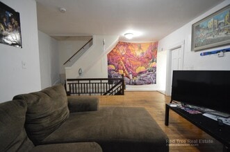 21 Pratt St, Unit 2 in Boston, MA - Foto de edificio - Building Photo