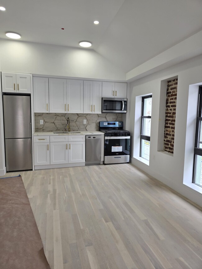 942 51st Street, Unit 2F