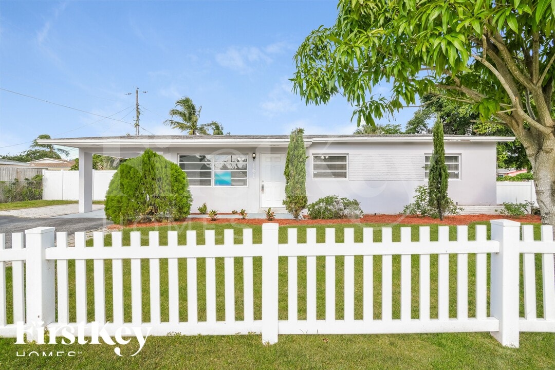 161 NE 20th St in Pompano Beach, FL - Foto de edificio