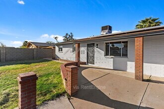 7428 E Carol Cir in Mesa, AZ - Building Photo - Building Photo