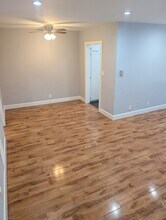 7068 Lanewood Ave, Unit Apt 5 in Los Angeles, CA - Foto de edificio - Building Photo