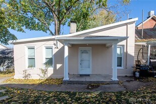 243 Oak St, Unit 241 in Dayton, OH - Building Photo