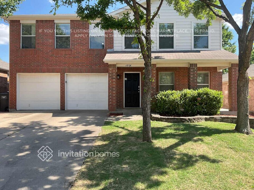 1804 White Feather Ln in Fort Worth, TX - Building Photo