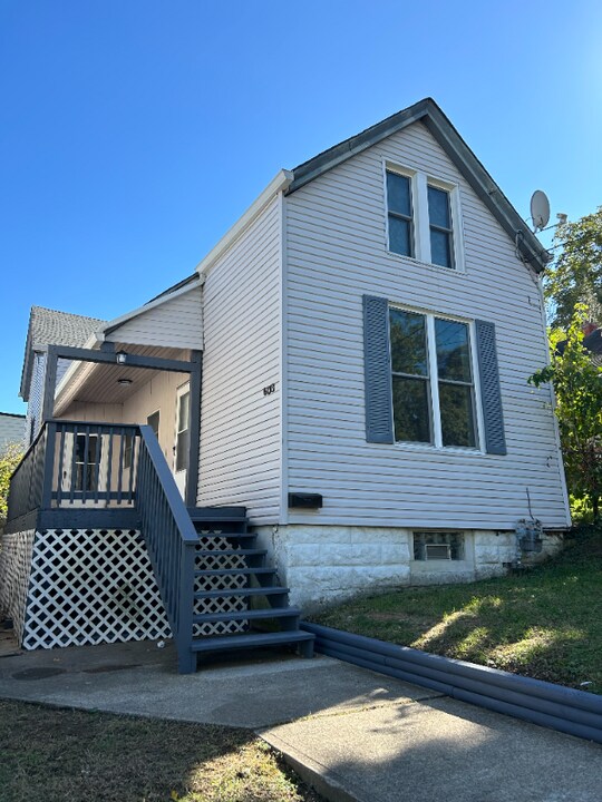 603 Benham St in Dayton, KY - Building Photo