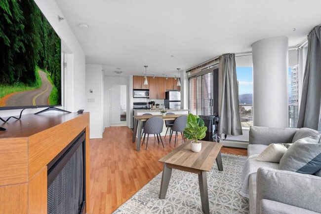 688 Abbott St in Vancouver, BC - Building Photo - Building Photo