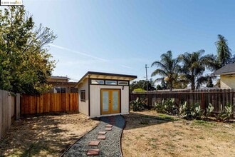 106 Chanslor Ave in Richmond, CA - Building Photo - Building Photo