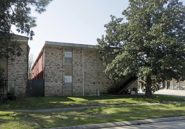 Bengal Court in Baton Rouge, LA - Foto de edificio - Building Photo