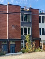 13735 35th Ave NE in Seattle, WA - Building Photo