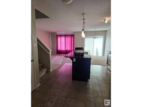 4705 Crabapple Run SW in Edmonton, AB - Building Photo - Building Photo