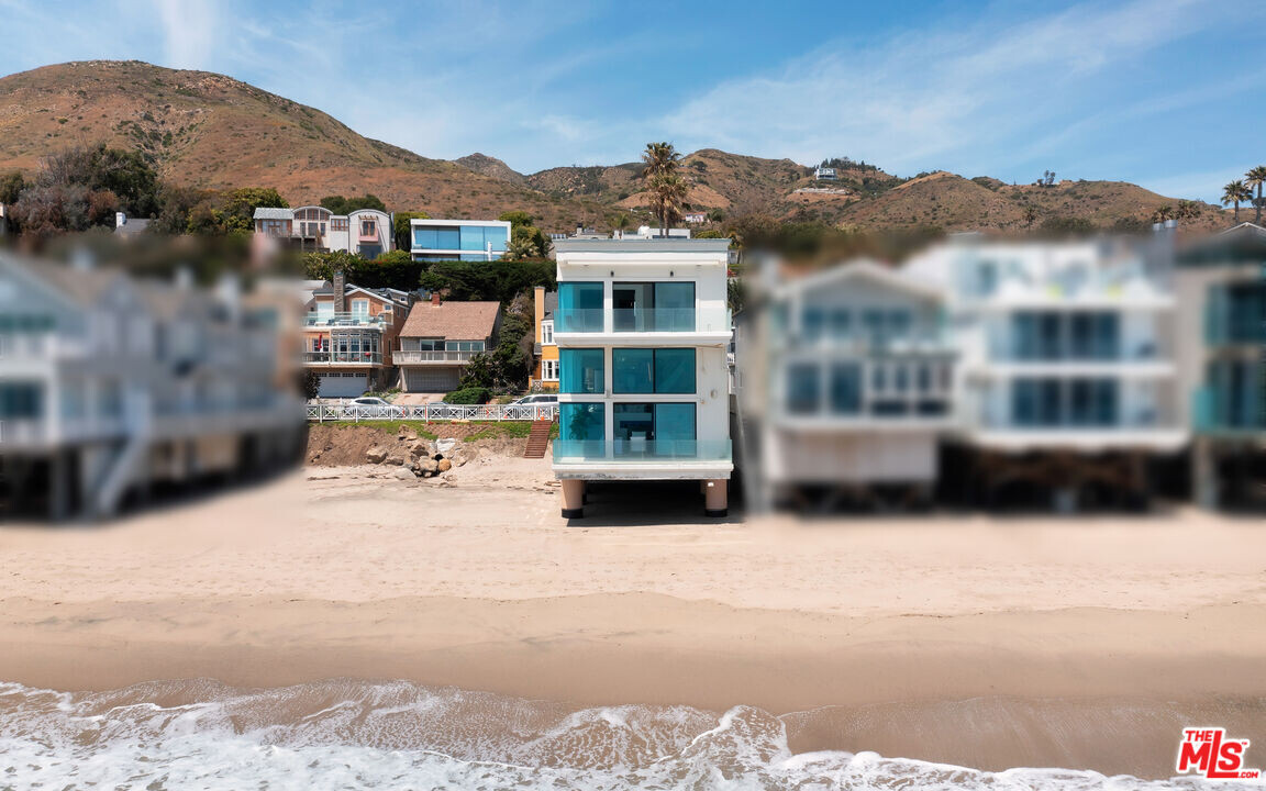 31646 E Sea Level Dr in Malibu, CA - Building Photo