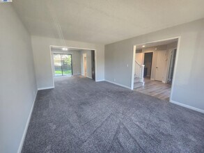 2910 Yorkshire Ct in Pleasanton, CA - Building Photo - Building Photo
