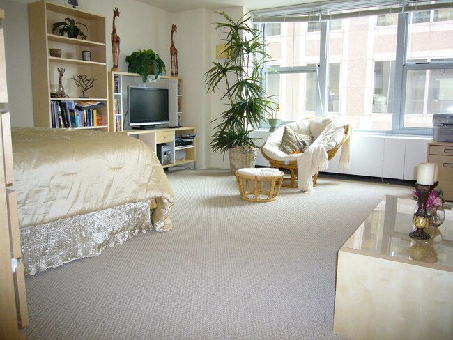 777 N Michigan Ave in Chicago, IL - Foto de edificio - Building Photo