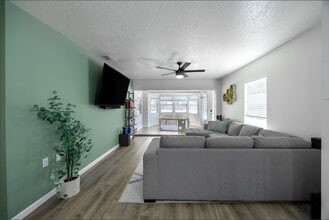 1316 S Bumby Ave in Orlando, FL - Building Photo - Building Photo
