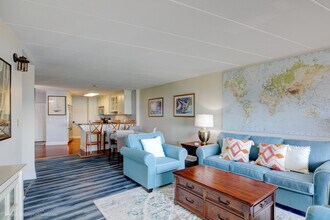 1315 Capella S, Unit 1315 in Newport, RI - Building Photo - Building Photo