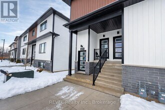 4263 Fourth Ave in Niagara Falls, ON - Building Photo - Building Photo