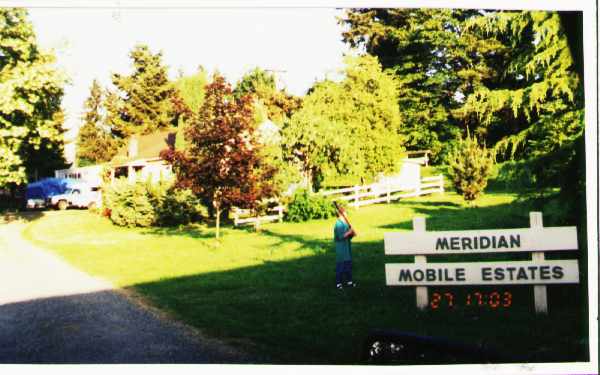 Meridian Mobile Estates in Puyallup, WA - Foto de edificio