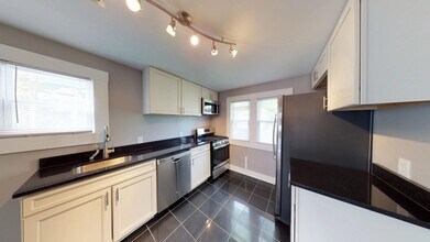 240 Lorraine Ave in Syracuse, NY - Building Photo - Building Photo