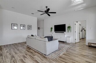 812 Rodgers Ave in Godley, TX - Building Photo - Building Photo