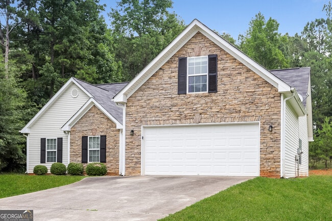 135 Oak Meadows Dr in Covington, GA - Foto de edificio - Building Photo