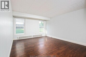 6227 Thornberry Crescent in Windsor, ON - Building Photo - Building Photo