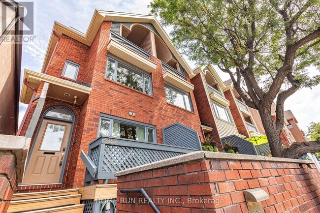 225 Echo Dr in Ottawa, ON - Building Photo - Building Photo