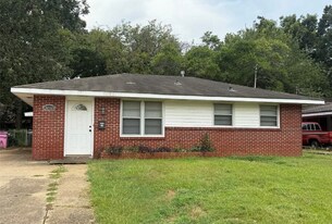 2030 Windsor Ave in Montgomery, AL - Building Photo