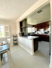 513 E Hillsdale St in Inglewood, CA - Foto de edificio - Building Photo