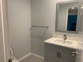 15344 Leadwell St in Van Nuys, CA - Building Photo - Building Photo