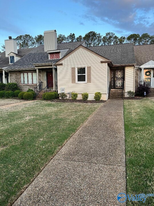 3042 Dupree Dr SW in Huntsville, AL - Foto de edificio