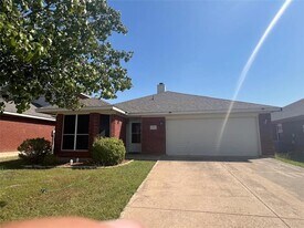 2332 Rushing Springs Dr in Fort Worth, TX - Building Photo