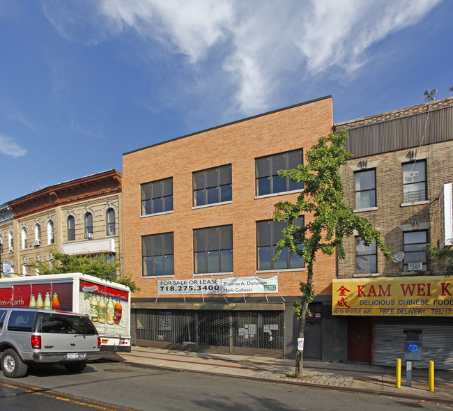 6015 Myrtle Avenue in Ridgewood, NY - Building Photo - Building Photo