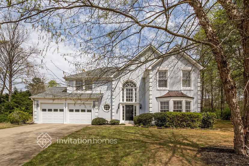 140 Laurens Oak Ct in Alpharetta, GA - Building Photo