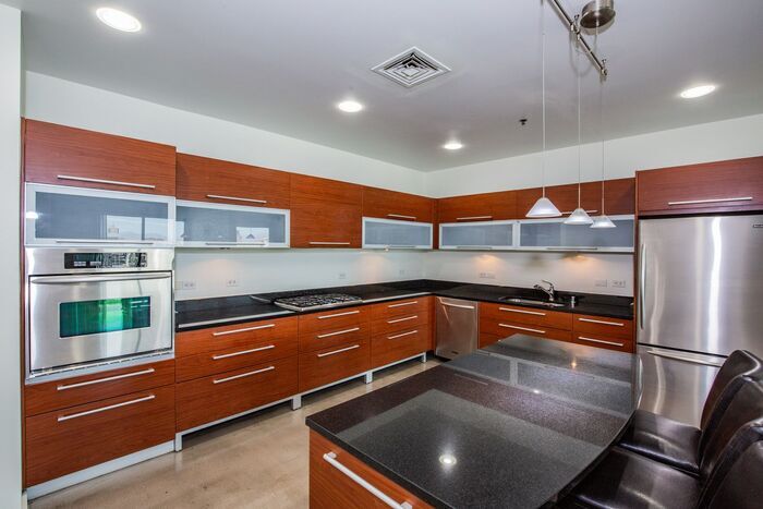 900 S Las Vegas Blvd in Las Vegas, NV - Building Photo