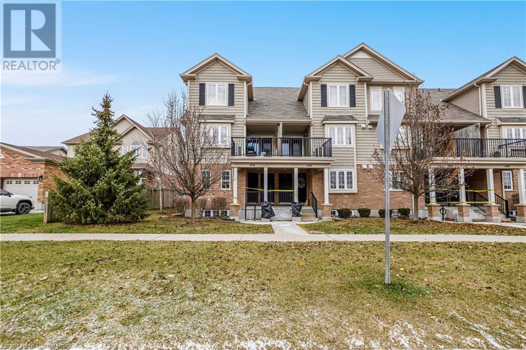604 Woodlawn Rd E in Guelph, ON - Building Photo