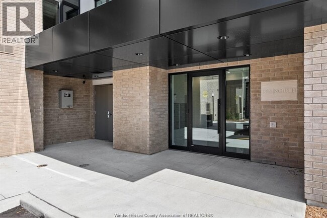 1855 Wyoming Ave in Lasalle, ON - Building Photo - Building Photo