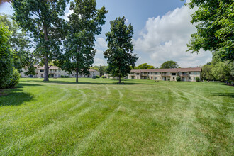 Maple Park Terraces in Flint, MI - Building Photo - Building Photo