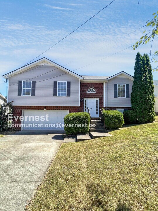 3397 Bradfield Dr in Clarksville, TN - Building Photo