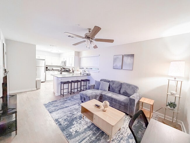 1450 N Hwy 360, Unit SI ID1507122P in Grand Prairie, TX - Building Photo - Building Photo