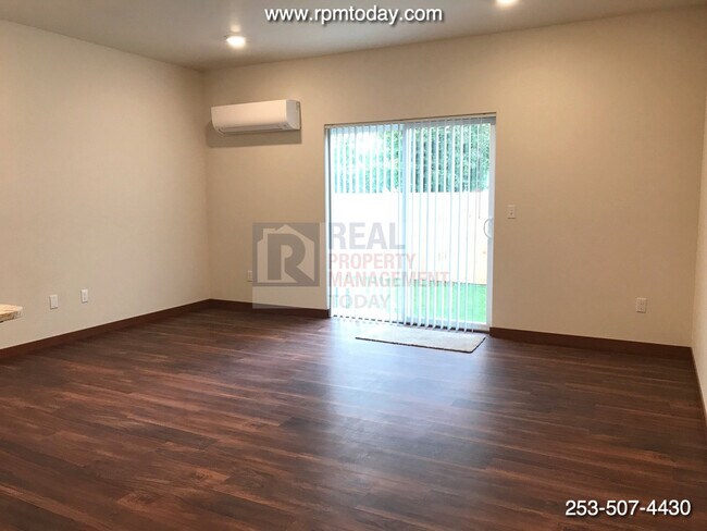 601 5th St SW-Unit -Shoemaker - 601 Unit A & Garage H in Puyallup, WA - Building Photo - Building Photo