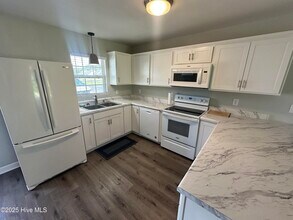 601 Camp Pelletier Rd in Peletier, NC - Building Photo - Building Photo