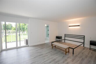 2714 NE 8th St in Hallandale Beach, FL - Building Photo - Building Photo