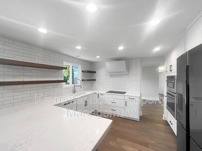 property at 10449 W Skycrest Dr
