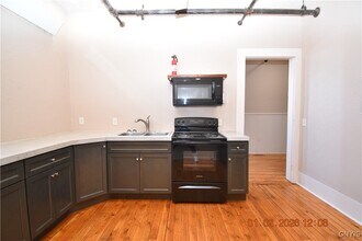 170 Court St in Watertown, NY - Foto de edificio - Building Photo