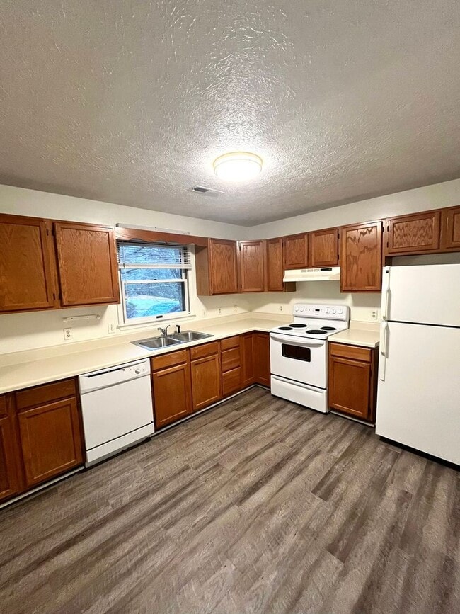 property at 1477 Sandy Cir