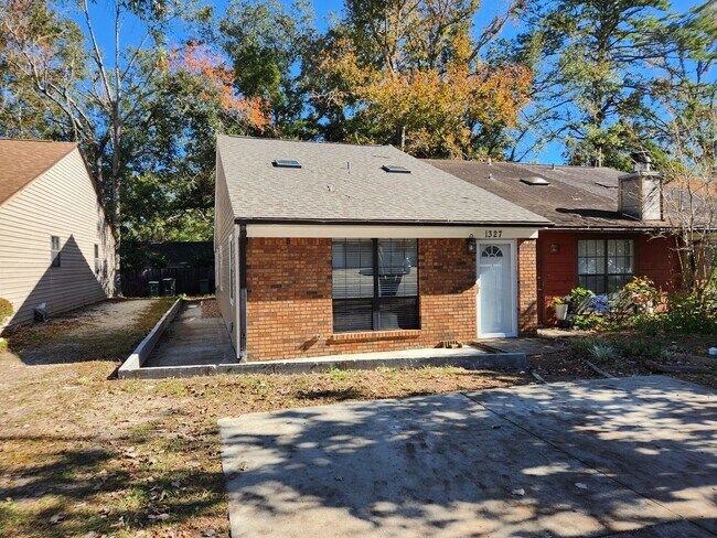 1327 Castelnau Ct in Tallahassee, FL - Building Photo - Building Photo