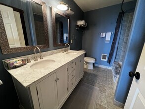 418 Ravenwood Rd in Kelso, WA - Building Photo - Building Photo